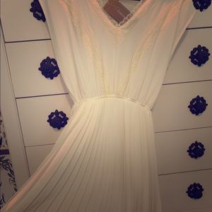 Francesca's Collections Dresses - Cream/Ivory Lace dress- never worn! Francesca's Collections Dresses - Cream/Ivory Lace dress- never worn!